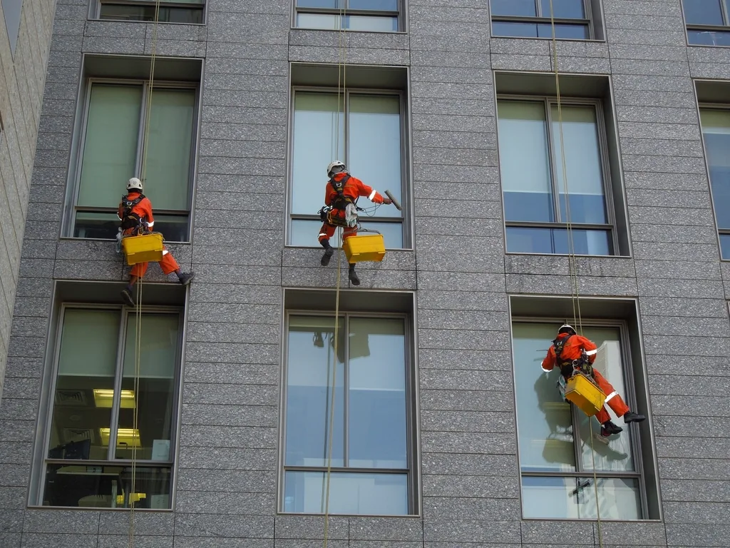 Window & Glass Cleaning